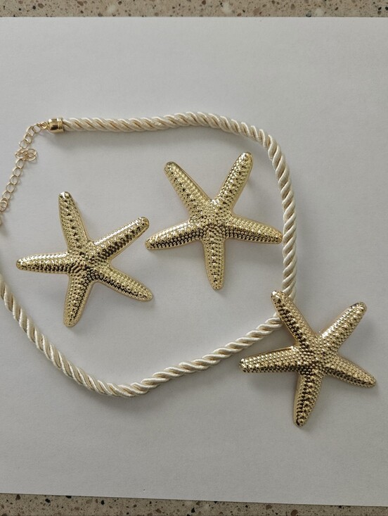 Jewelry - NWT Gold Starfish Necklace and Earrings Set Summer Vacation Preppy Feminine